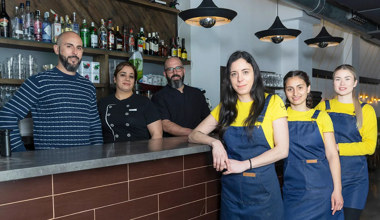 El equipo de Fum de Llum en la barra